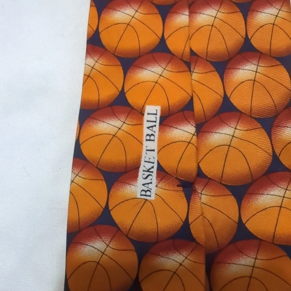 Christian‎ Pelini Men's 100% Silk Hand Made Necktie Basketball Repeating Coach